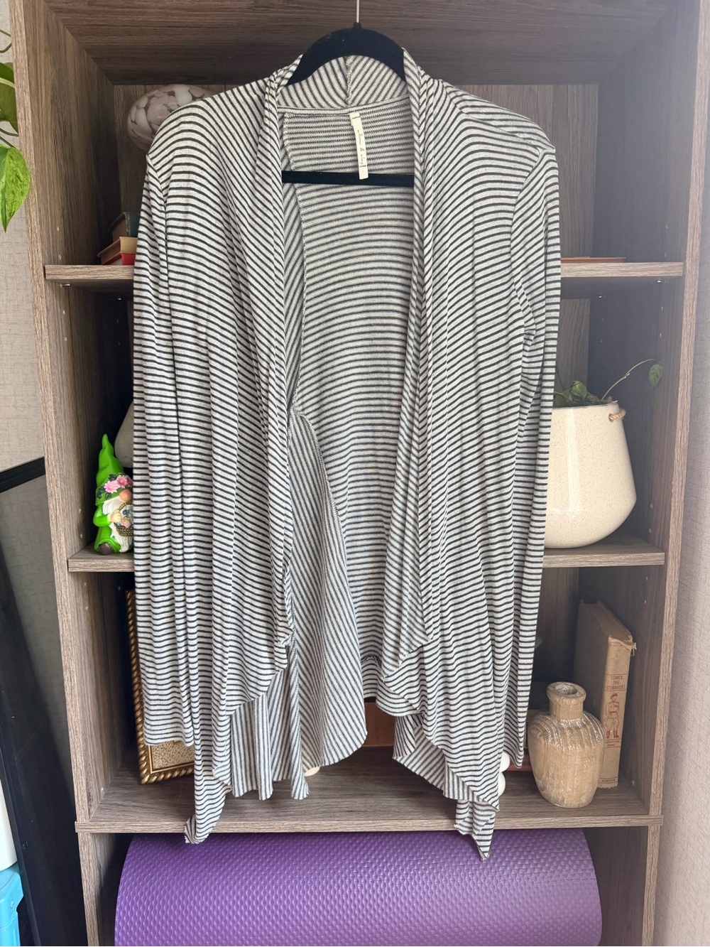 Willow & Clay Black and White Striped Open-Front Cardigan